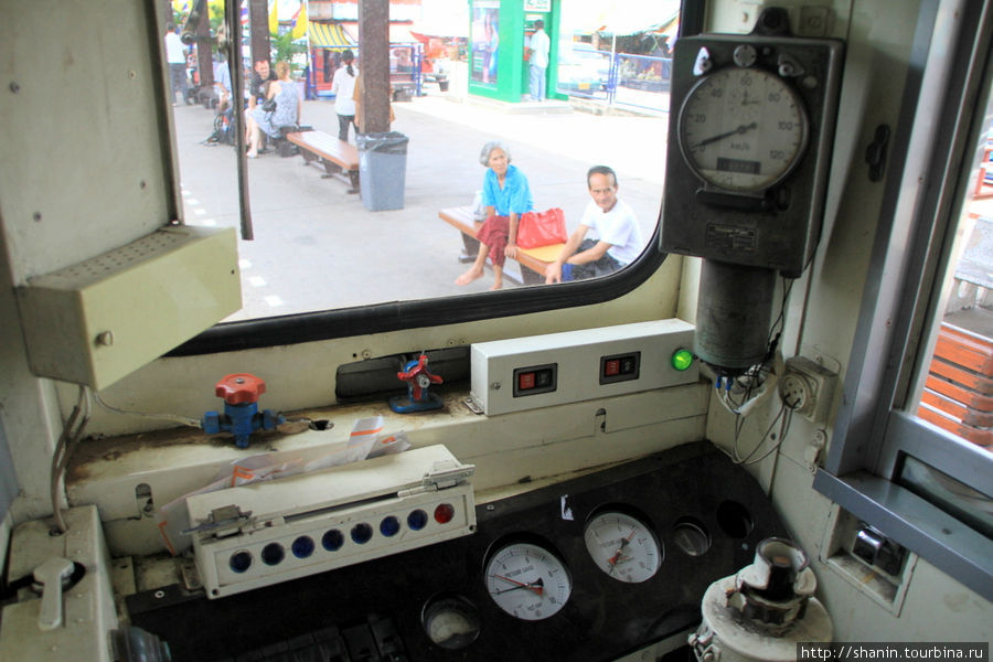 Вид из кабины машиниста Бангкок, Таиланд