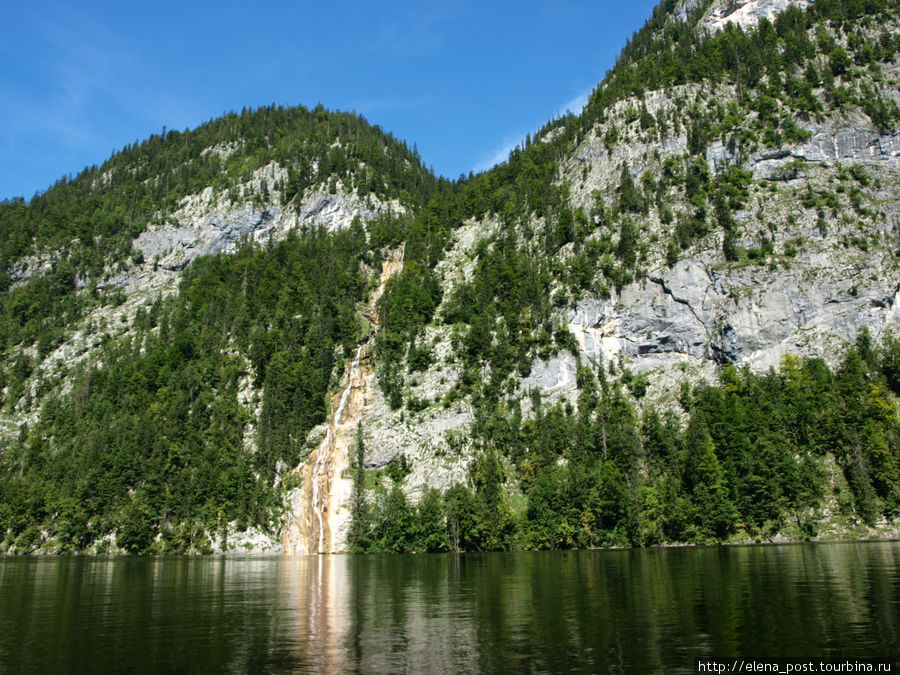 Водопад на озере Топлицзее Земля Штирия, Австрия