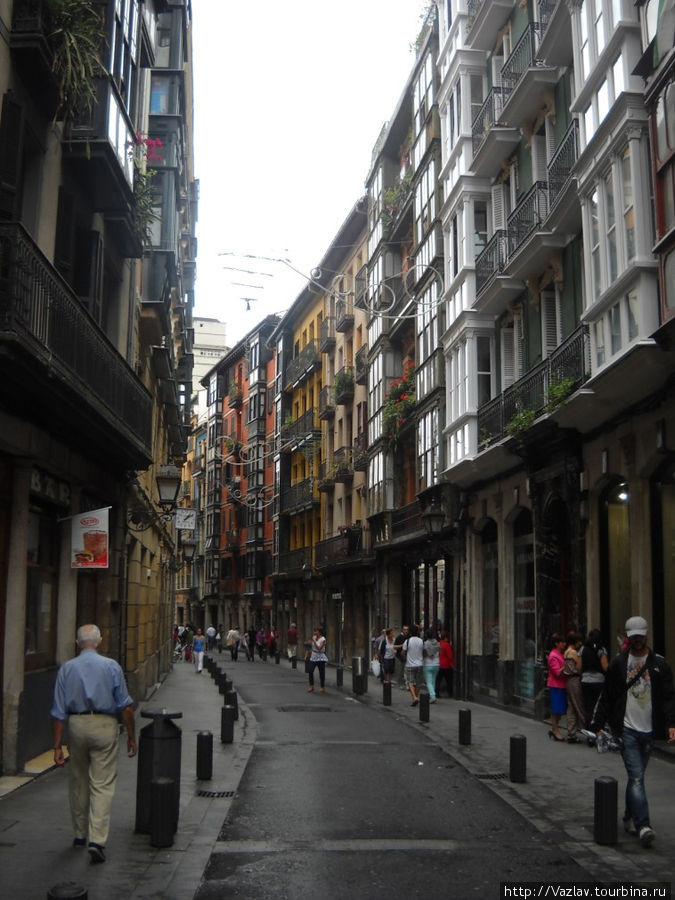 Одна из улиц Бильбао, Испания
