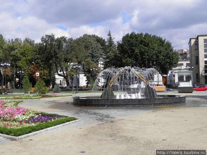Общий вид площади Архитекторов Харьков, Украина