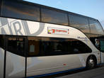 один из экскурсионных автобусов у Хофбурга