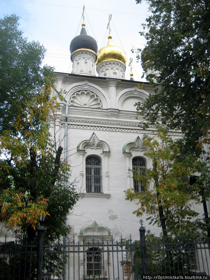 Арбат: от Смоленской до Арбатской в начале сентября 2011г. Москва, Россия