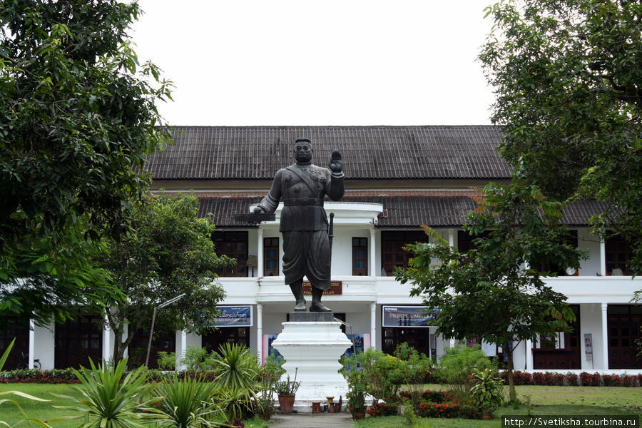 Королевская столица - город Луангпхабанг Луанг-Прабанг, Лаос