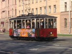В Ленинграде была самая длинная трамвайная сеть в мире. В конце 1980-х годов внесена в книгу рекордов Гиннеса. (630км). В двухтысячных годах с пятьюстами километрами наш город был четвёртым. Первый — Мельбурн.
