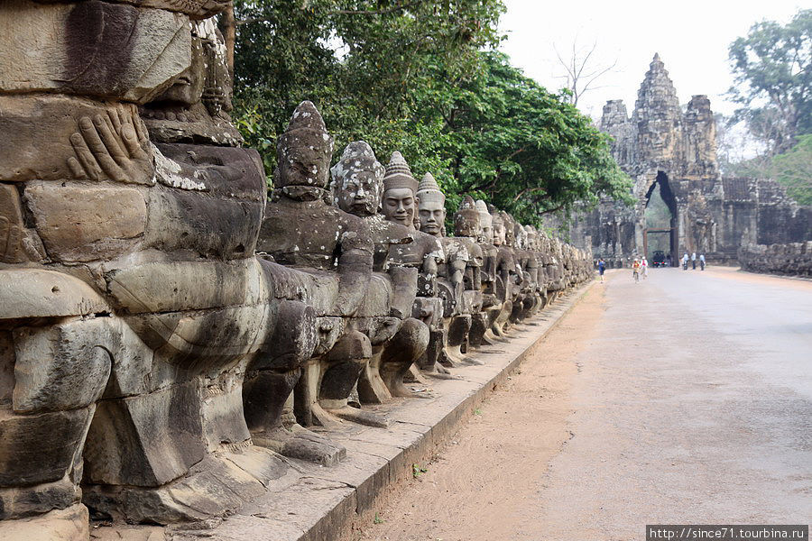 Храмы Ангкора. Ангкор-Тхом. Ангкор (столица государства кхмеров), Камбоджа