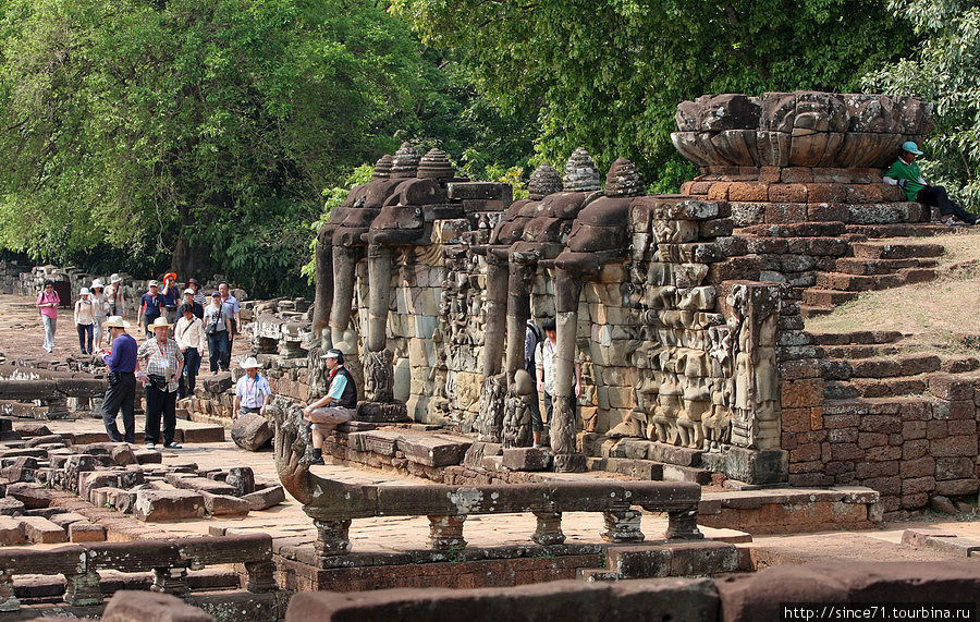 Храмы Ангкора. Слоновая терраса Ангкор (столица государства кхмеров), Камбоджа