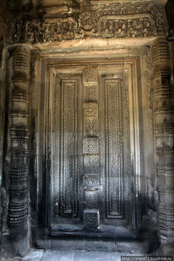 Храмы Ангкора. Тхомманон и Чау Сай Тевода Ангкор (столица государства кхмеров), Камбоджа