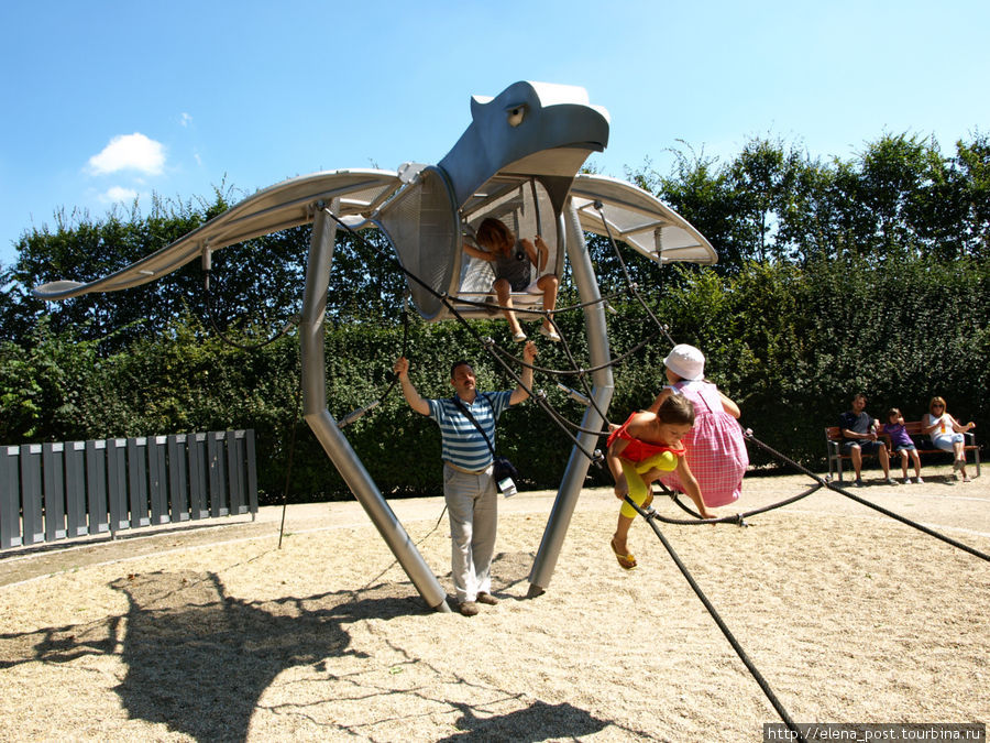 Шёнбрунн - лабиринт и детская площадка Вена, Австрия