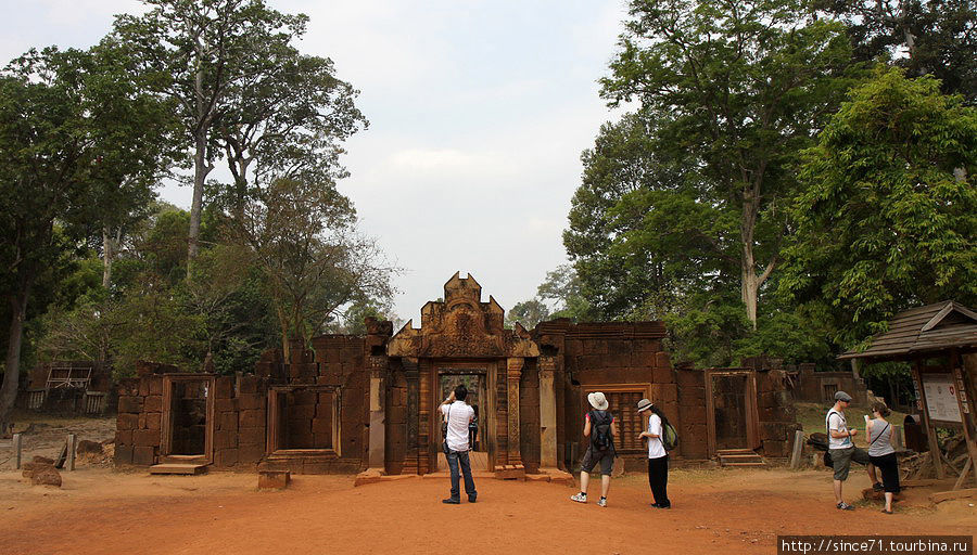 Храмы Ангкора. Бантеай Срей Ангкор (столица государства кхмеров), Камбоджа