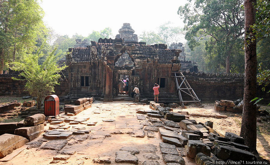 Храмы Ангкора. Та Сом. Ангкор (столица государства кхмеров), Камбоджа