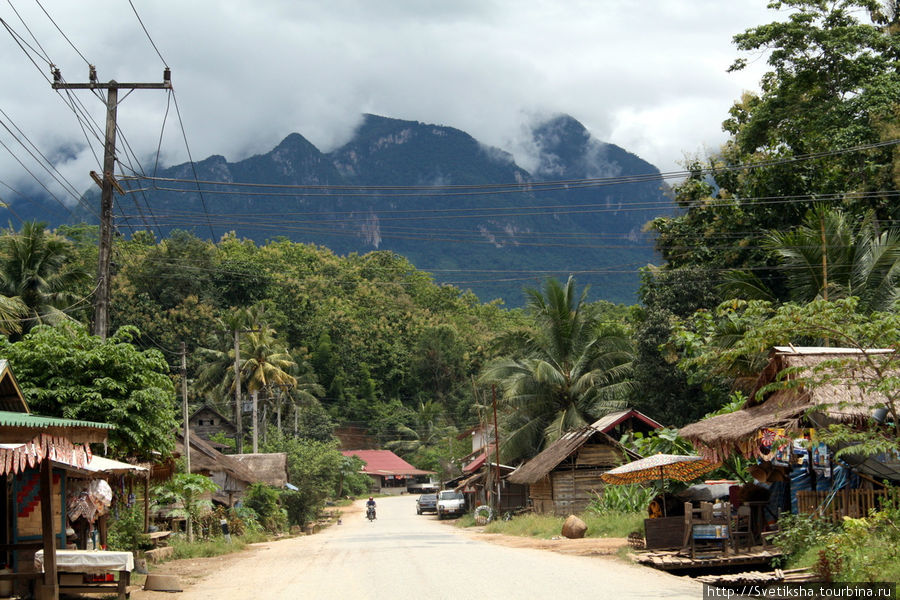 Жизнь в пригородах Луангпхабанга Луанг-Прабанг, Лаос