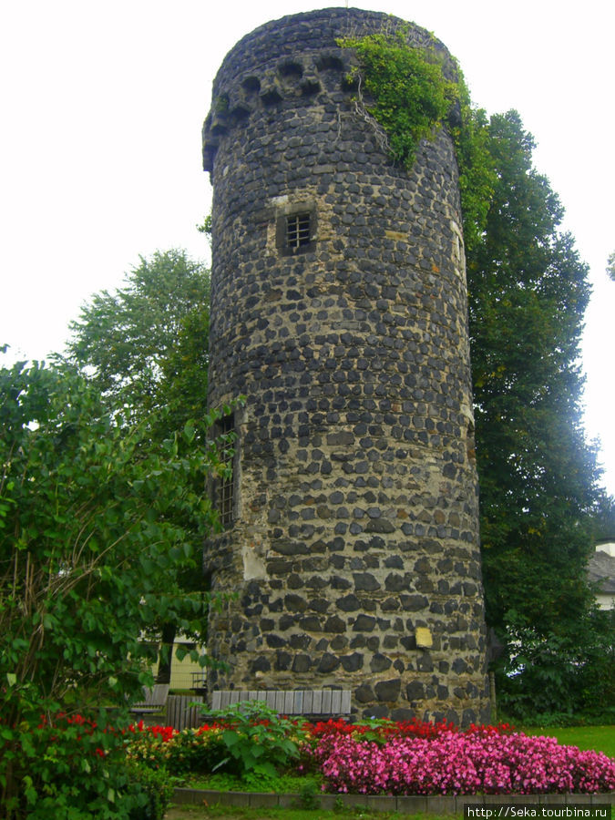 Пороховая башня. Построена еще в XIV веке Линц-на-Рейне, Германия