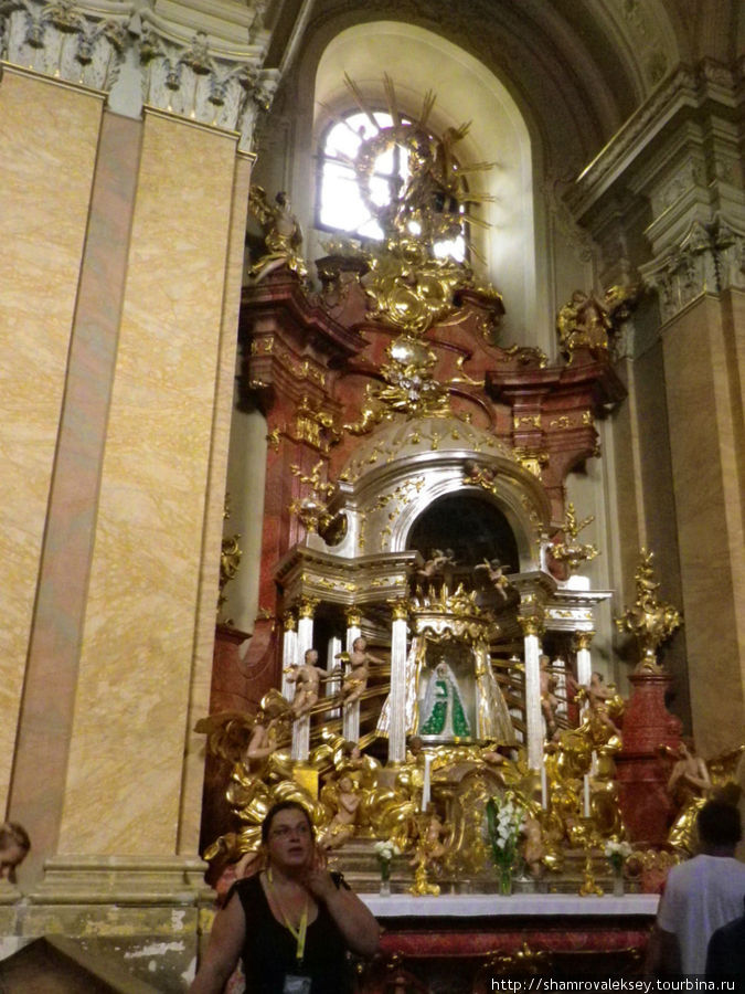 алтарь Девы Марии Тихань, Венгрия
