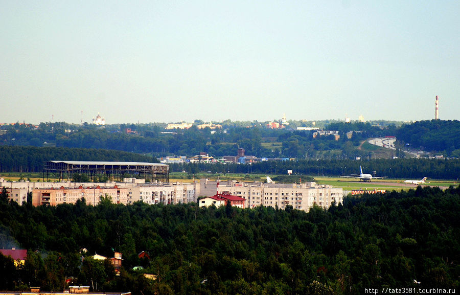 Аэропорт, и ещё дальше дорога на Колпино. Санкт-Петербург, Россия