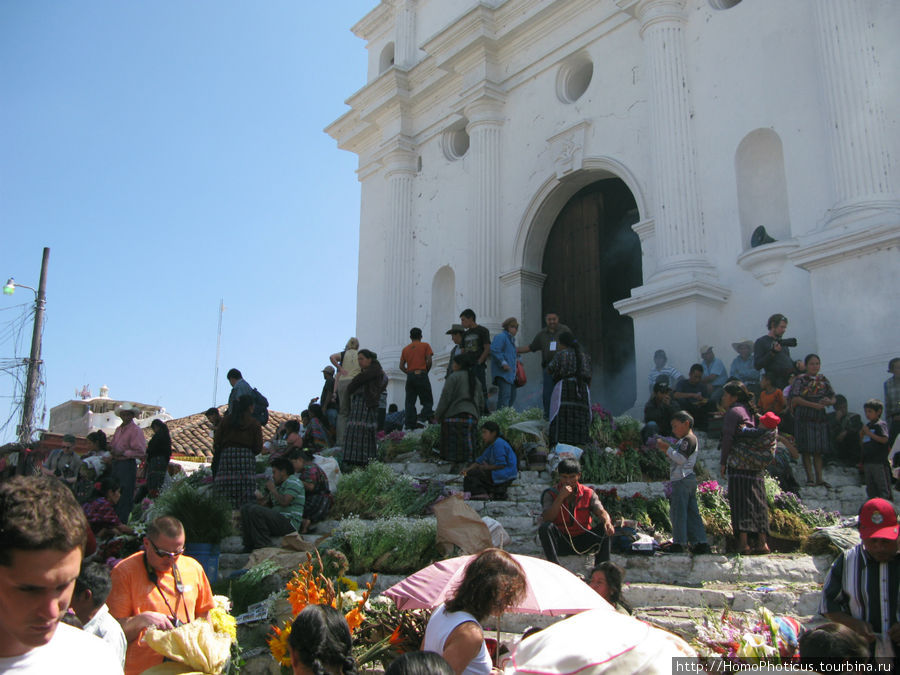 Ярмарка в Чичикастенанго Сантьяго Атитлан, Гватемала