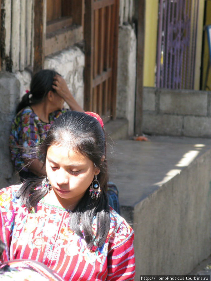 На улицах Сант-Яго Сантьяго Атитлан, Гватемала