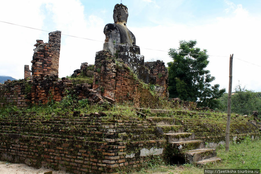 Монастырь Ват Си Пхум Пхонсаван, Лаос