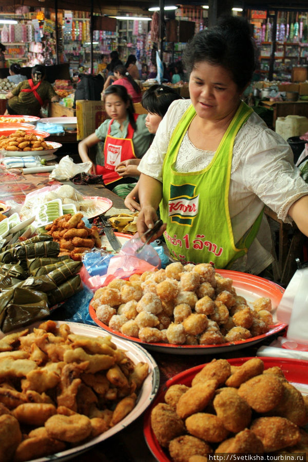 Всякая всячина лаосского базара