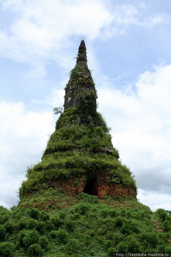 Древние ступы - последние следы королевской столицы Провинция Сиенгкхуанг, Лаос