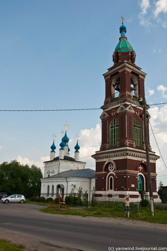 Кроме музея-монастыря в городе есть и еще храмы.
Церковь Покрова Пресвятой Богородицы, 1769г. Юрьев-Польский, Россия