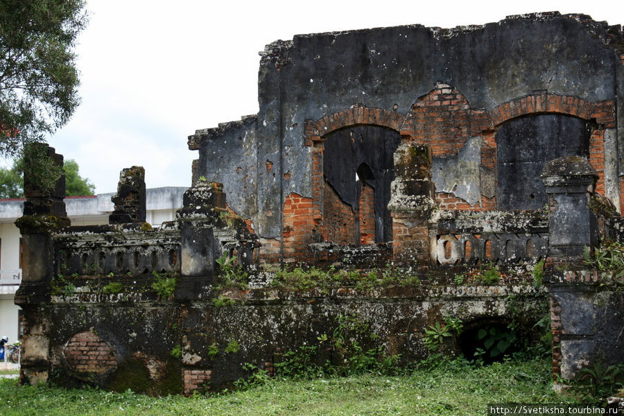 Развалины королевского храма Провинция Сиенгкхуанг, Лаос