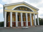 Здание театра на площади Кирова