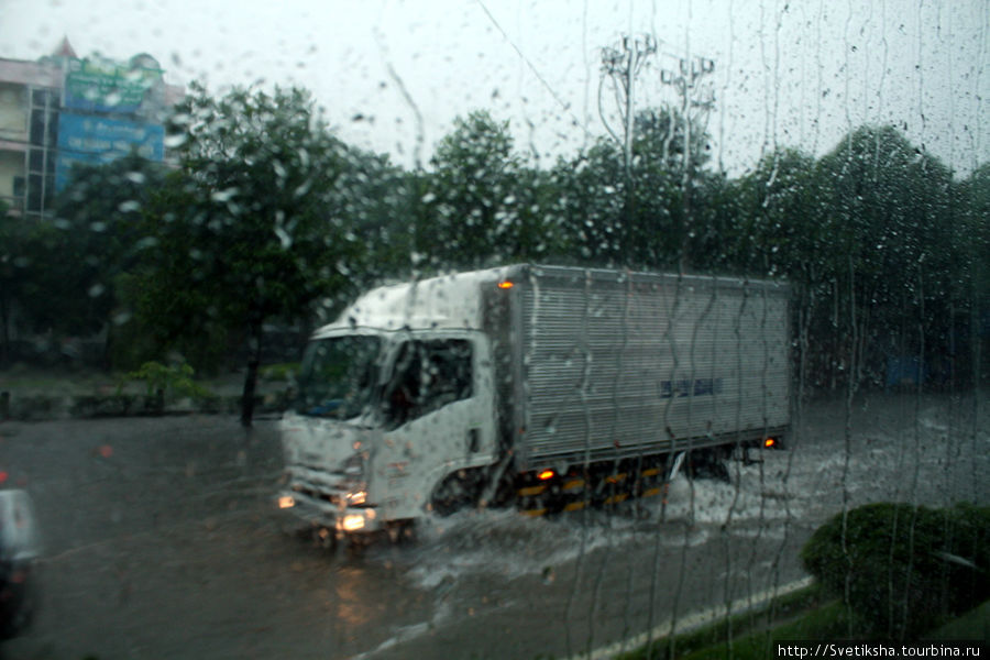 На автобусе из Виня в Ханой Винь, Вьетнам