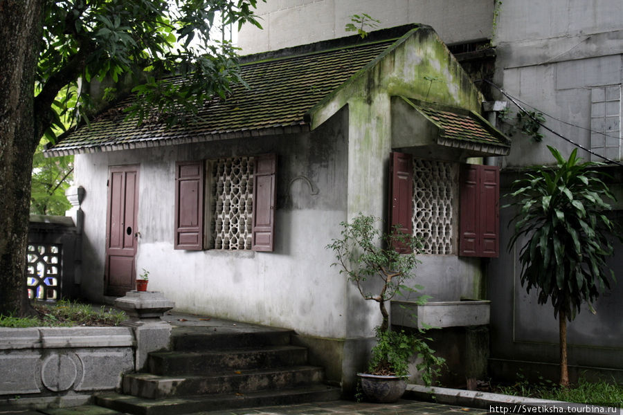 Храм Куан Тхань - один из четырех стражей Ханоя Ханой, Вьетнам