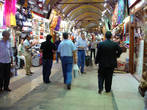 Крытый базар-один из крупнейших и старейших в мире