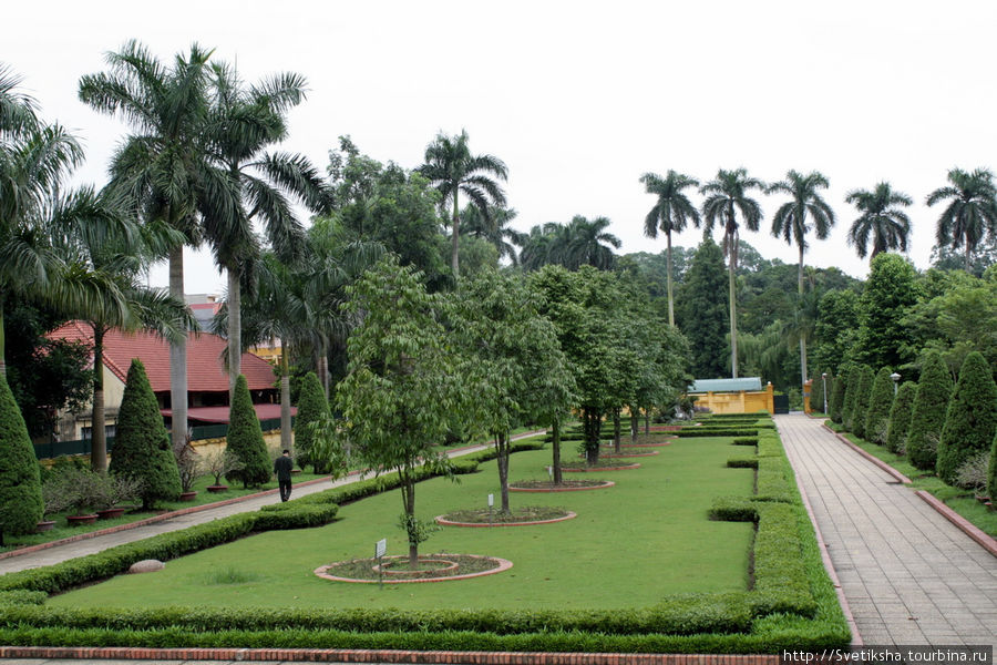 Парк около музея Хо Ши Мина Ханой, Вьетнам