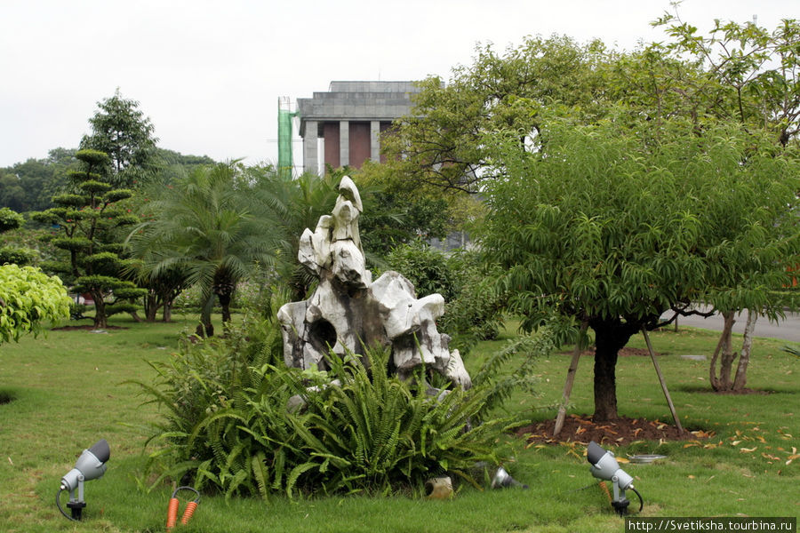 Площадь Ба Динь и мавзолей Хо Ши Мина Ханой, Вьетнам