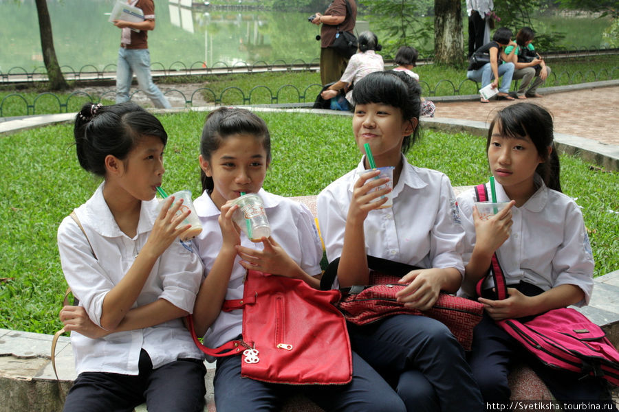 Очень веселые девочки-школьницы, и очень стеснительные Ханой, Вьетнам