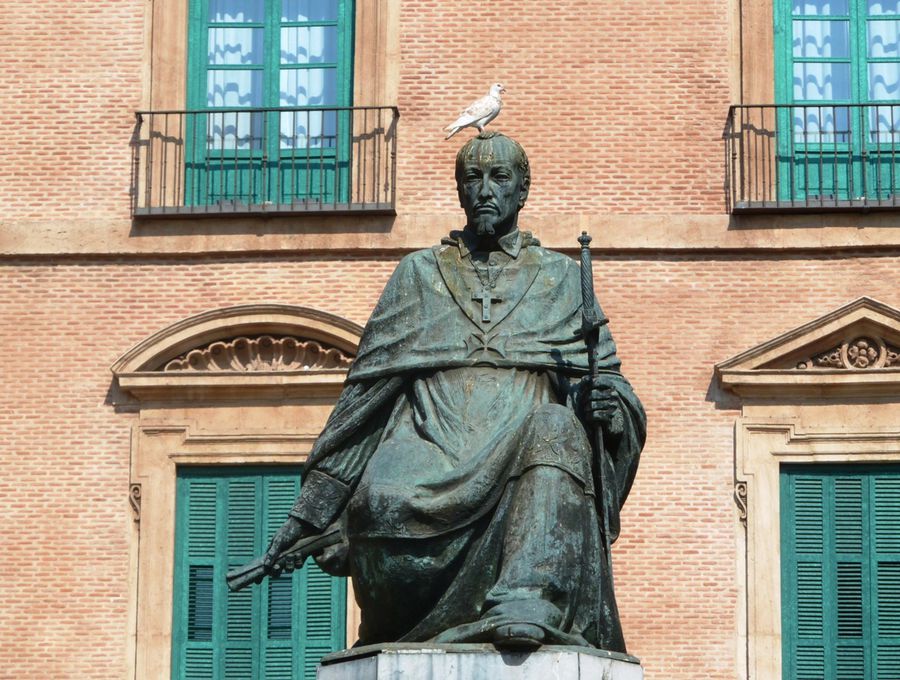 Памятник кардиналу Беллуга / Estatua Cardenal Belluga