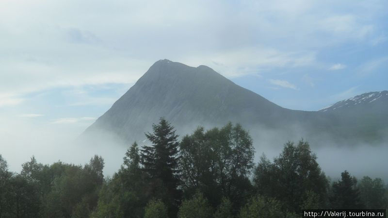 Мы поднимаемся выше облаков Хеллесюльт, Норвегия