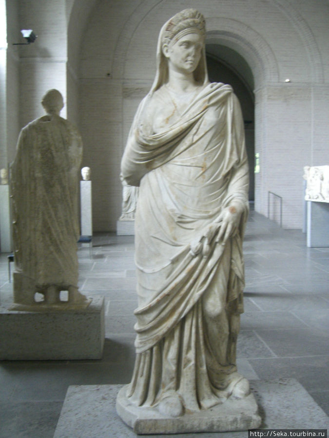 Статуя римской женщины Мюнхен, Германия