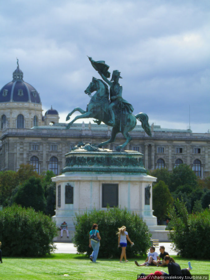 Конные монументы на площади Героев Вена, Австрия