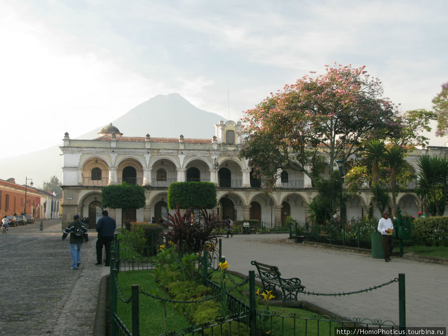 Центральная площадь Антигуа, Гватемала