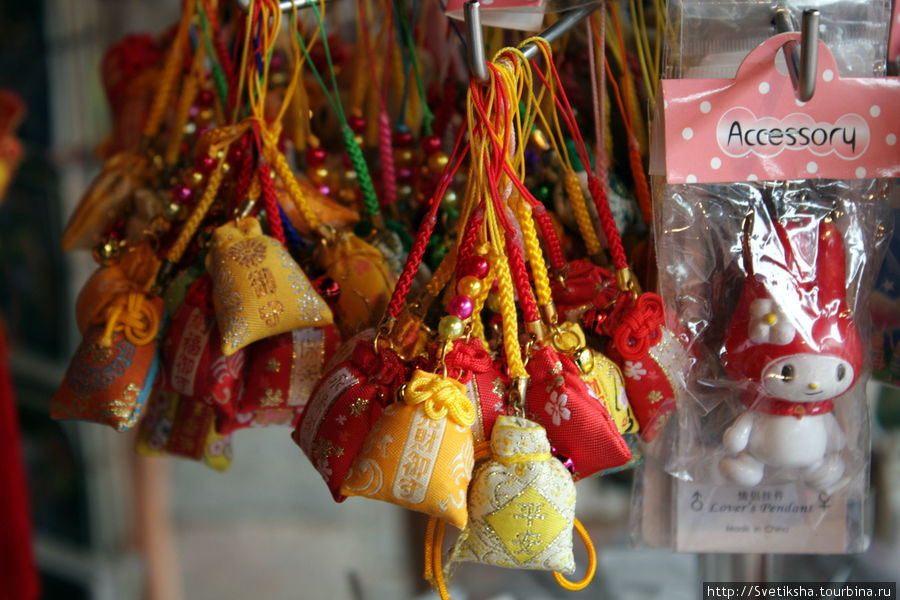 Сувениры из храмов Ханой, Вьетнам