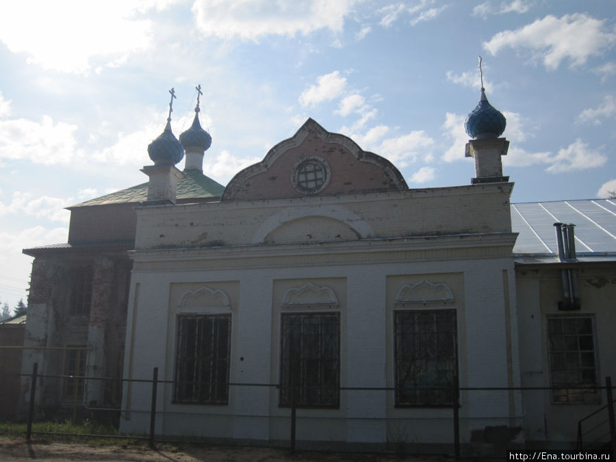 Фронтон Никольской церкви Гаврилов-Ям, Россия