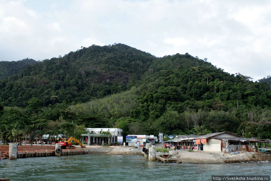 Паромная переправа на остров Ко-Чанг Остров Чанг, Таиланд