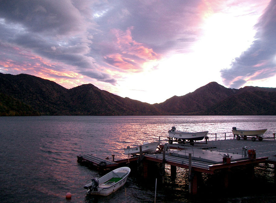 Закат на озере Тюзэндзико