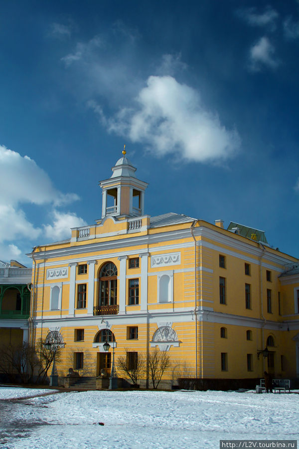 Павловский дворец: уединение и покой