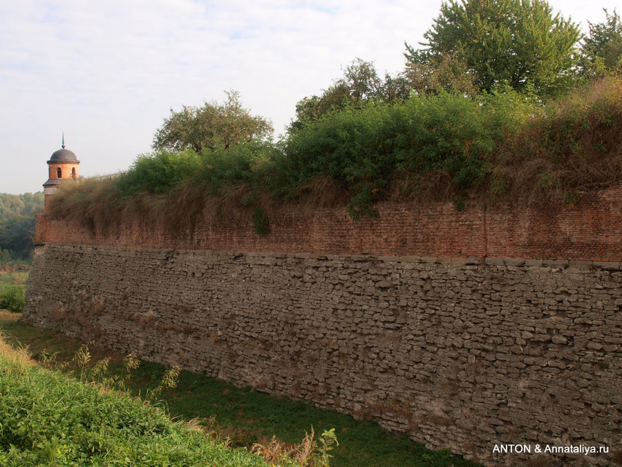 Стена замка. Дубно, Украина