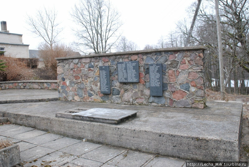 Памятник в Алсунге Латвия