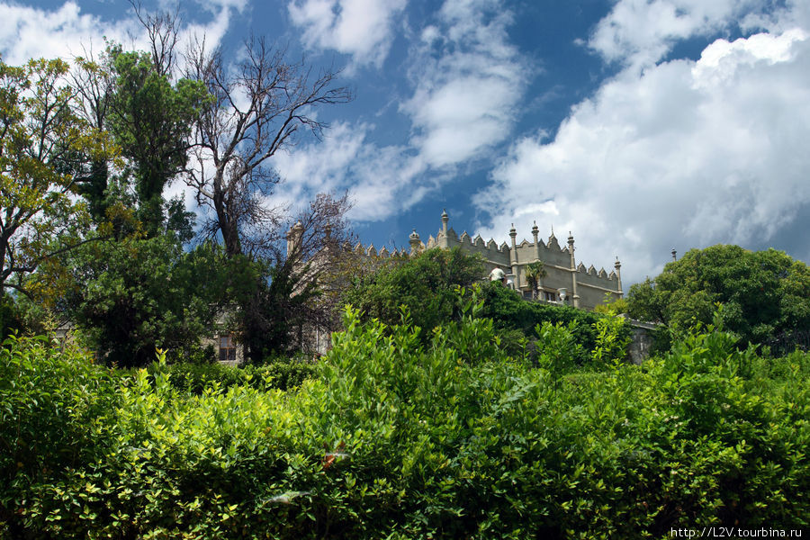 Воронцовский парк и дворец Алупка, Россия