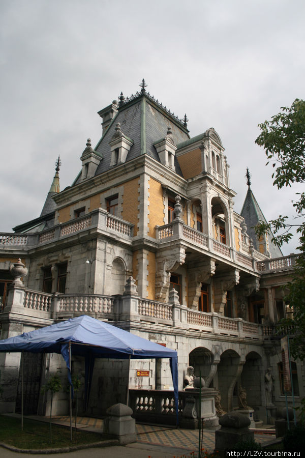 Массандровский дворец Ялта, Россия
