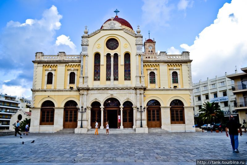 Кафедральный собор Агиос Минас (Святого Мины). Собор является одним из самых больших в Греции. Ираклион, Греция