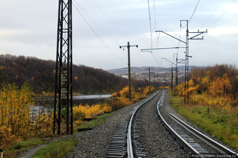 Опять по шпалам Молочный, Россия