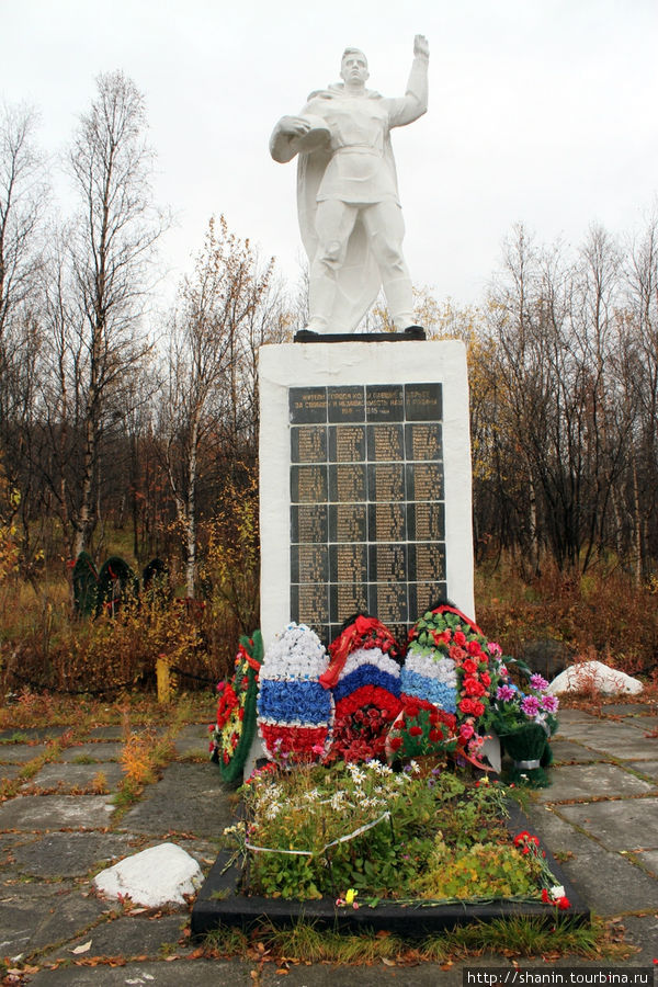 Монумент солдату — защитнику Заполярья Кола, Россия