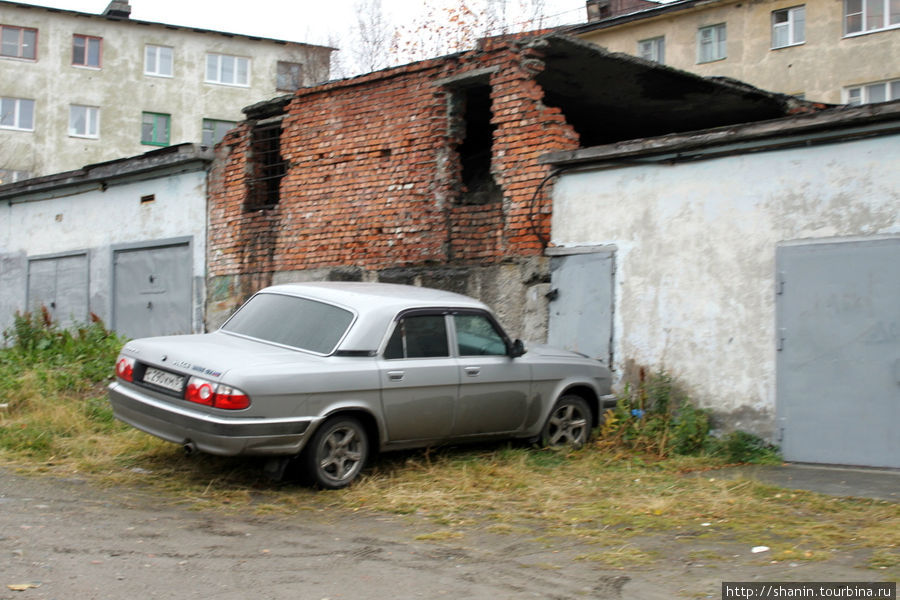 Бетонная летающая тарелка Мурманск, Россия